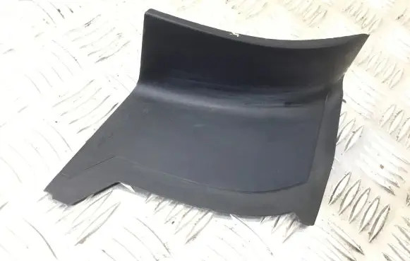 Porsche Macan (95B) Rear/tail light trim molding 95B945310F