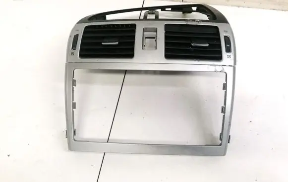 Toyota Avensis T270 Dash center air vent grill