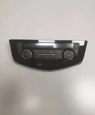 Nissan Qashqai Climate control unit 275004EA1A T907771D