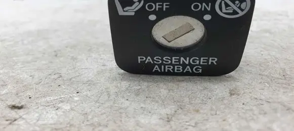 Toyota Avensis T270 Passenger airbag on/off switch 1710H96