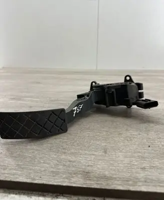 Seat Ibiza III (6L) Accelerator pedal position sensor 500102743