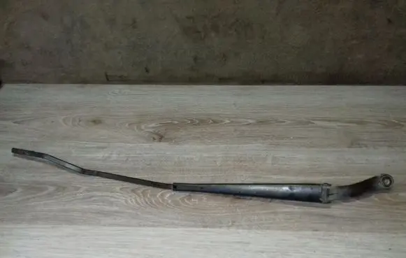 Volvo V70 Front wiper blade arm 8624269