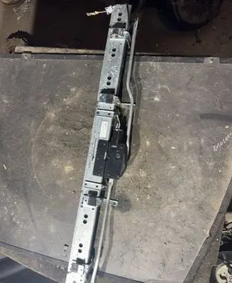 Mercedes-Benz E W211 Curtain motor A2118101220