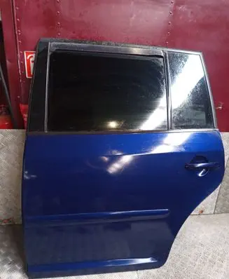 Volkswagen Touran I Rear door