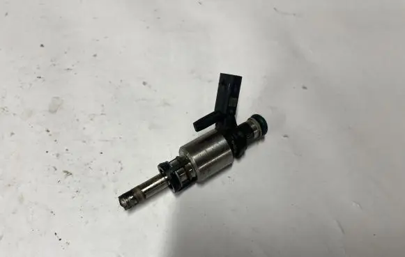 Audi A3 S3 8V Fuel injector 06G906036S
