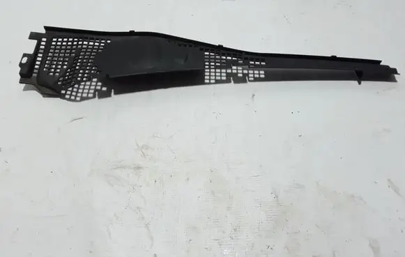 Dacia Duster Wiper trim 8200825457