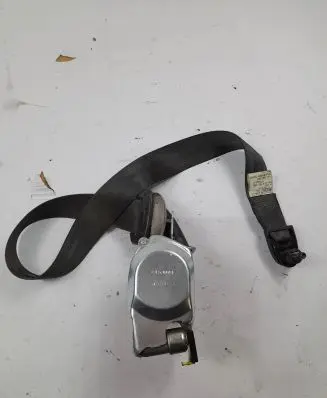 Hyundai i30 Front seatbelt 888202R900 045393 7P1620P