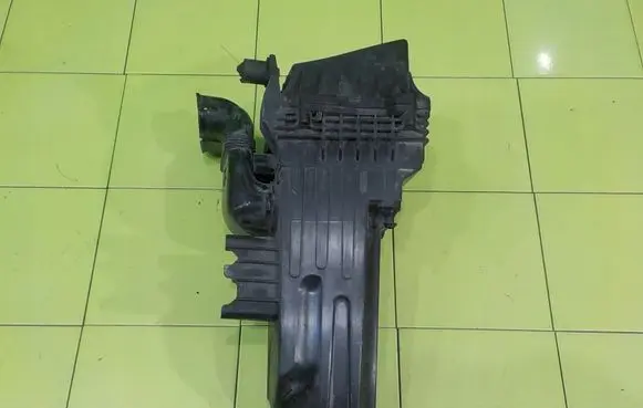 Honda Civic Air filter box 16AB67