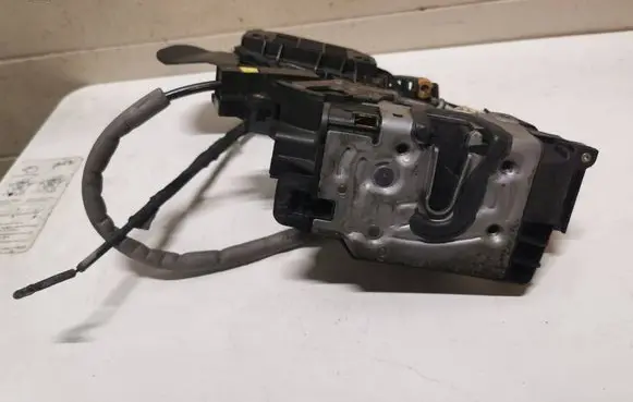 Mercedes-Benz ML W166 Front door lock A0997201235