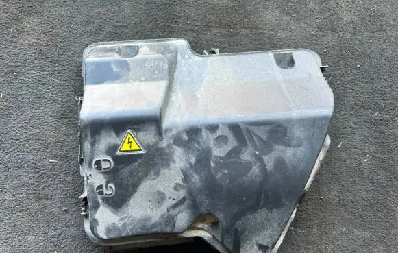 BMW X6 E71 Fuse box cover 7555102 10055913