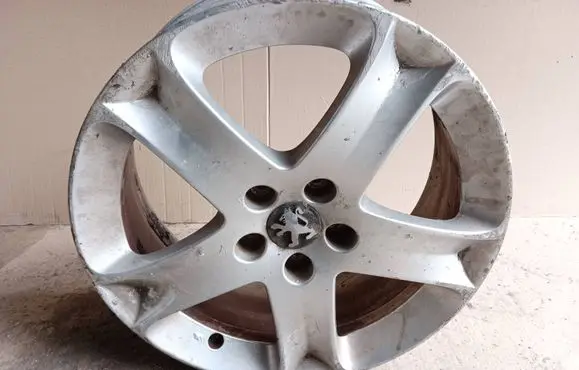 R17 alloy rim