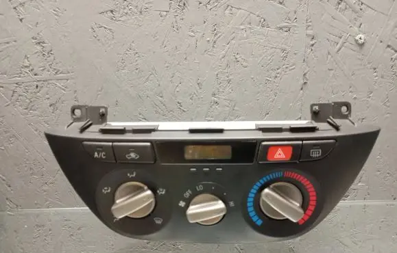 Toyota RAV 4 (XA20) Climate control unit 5590042100