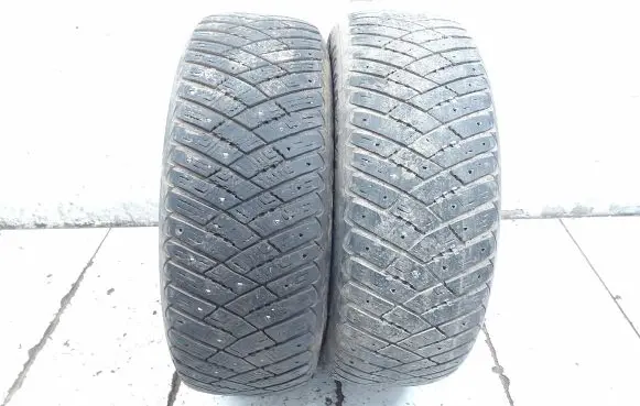Volkswagen Golf II R16 winter/snow tires with studs GOODYEAR ULTRAGRIPICEARCTIC 20560R16