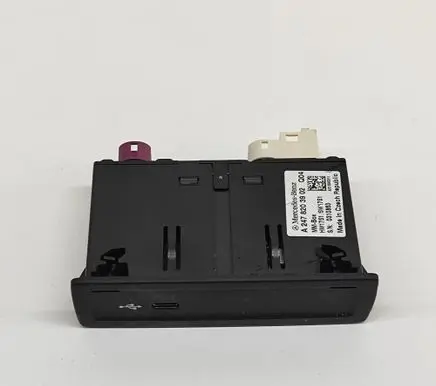 Mercedes-Benz A W177 USB socket connector A2478203902