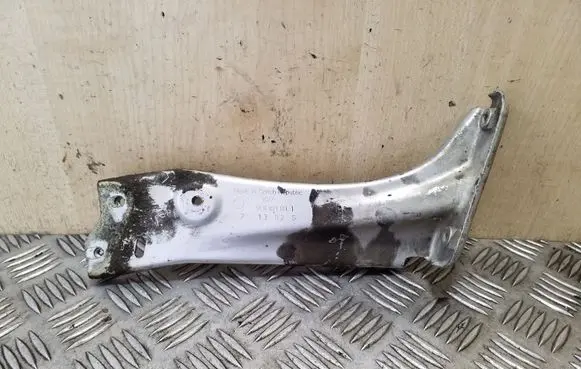 Skoda Octavia Mk3 (5E) Fender mounting bracket 5E0821141