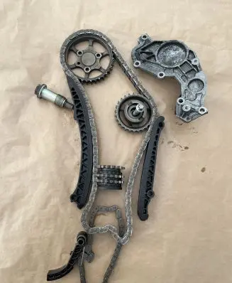 Mercedes-Benz E W211 Slide rail for timing chain A6110520016 A6110500403 A6110520416