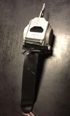 BMW 3 E90 E91 Rear seatbelt 6975365