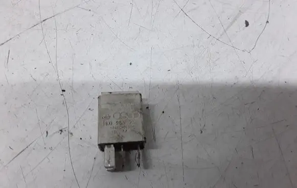 Volkswagen PASSAT B6 Other relay