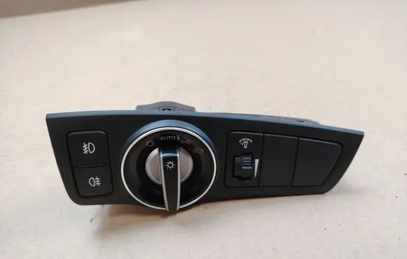 Hyundai i40 Light switch 933003Z050