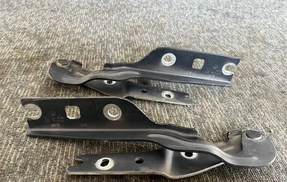 Volkswagen Golf VII Engine bonnet/hood hinges 5G0823302B 5G0823301B