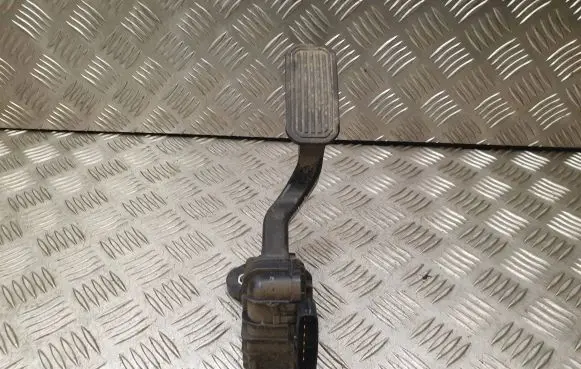 Toyota Prius (NHW20) Accelerator throttle pedal 7812047050 1988003200