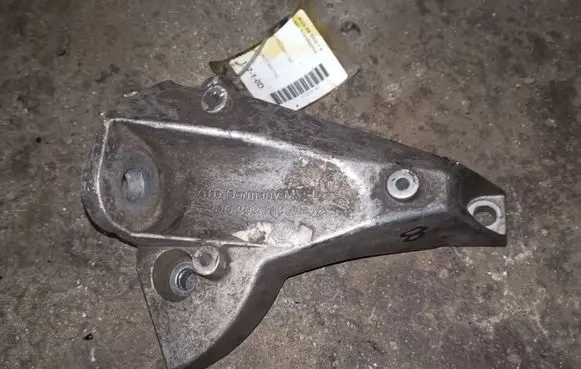 Audi A6 S6 C5 4B Gearbox mounting bracket 8D0399113AT
