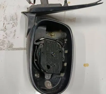 Nissan Almera Tino Front door electric wing mirror E11025541 E11015541