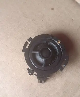 Front door high frequency speaker