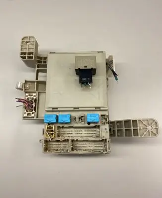 Toyota Land Cruiser (J120) Fuse module 8198050030