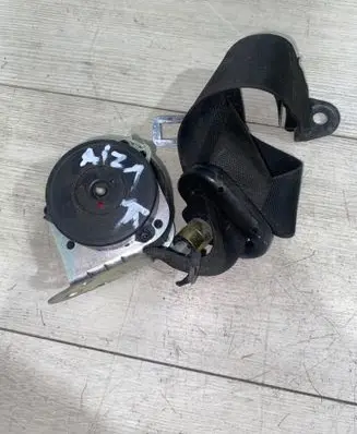 Mitsubishi Colt Rear seatbelt 602441200B 200L00000 030915