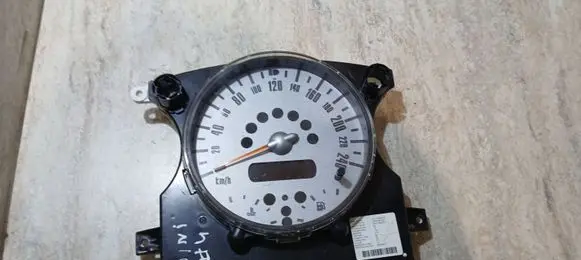 Mini One - Cooper R50 - 53 Speedometer (instrument cluster) 67379411