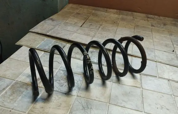 Ford Mondeo MK IV Rear coil spring