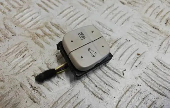 Citroen C3 Aircross Sunroof switch 981514008J