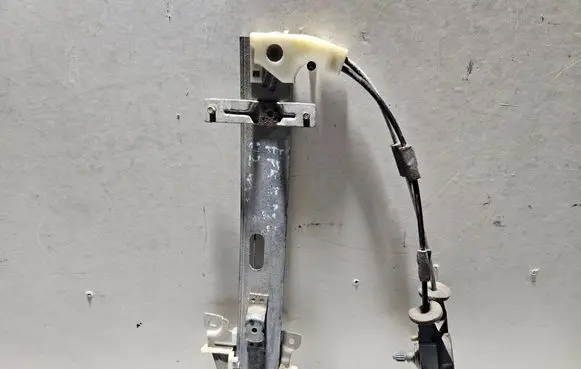 Mazda 323 F Rear door manual window regulator