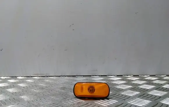 Saab 9000 CS Front fender indicator light