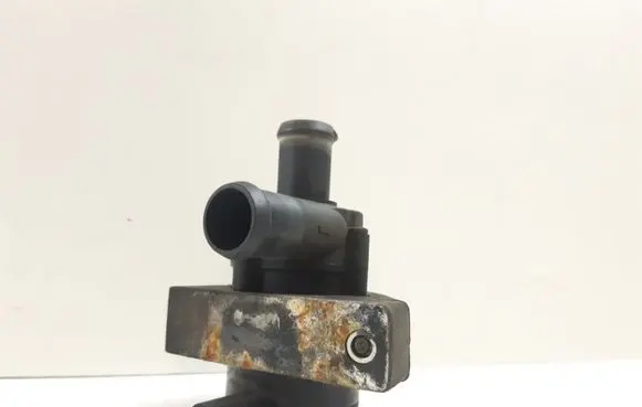 Volvo V40 Electric auxiliary coolant/water pump 31320347