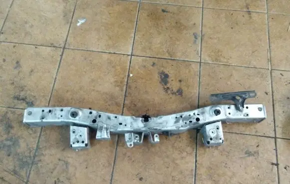 Toyota Prius (XW30) Top upper radiator support slam panel