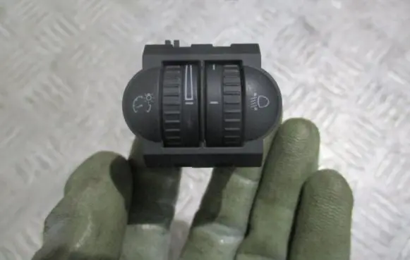 Volkswagen Golf V Other relay 1KO941333A