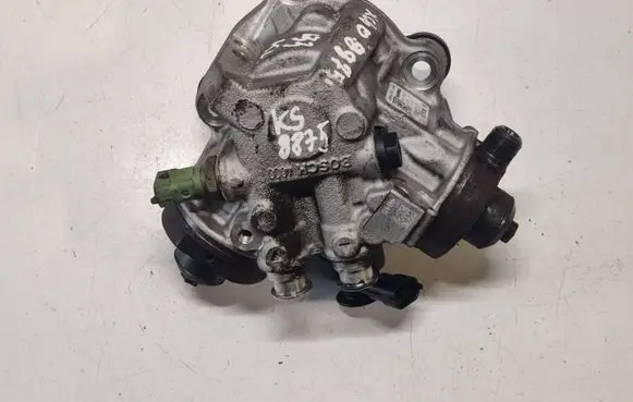 Volvo XC60 Fuel injection high pressure pump 31372081 0445010681