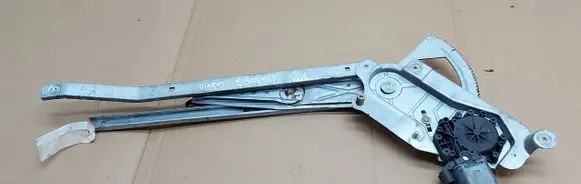 Renault Megane I Front door electric window regulator 7700848413