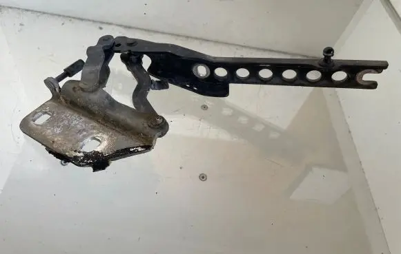Audi A8 S8 D3 4E Engine bonnet/hood hinges 4E0823302E