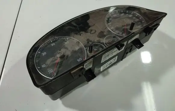 Speedometer (instrument cluster)