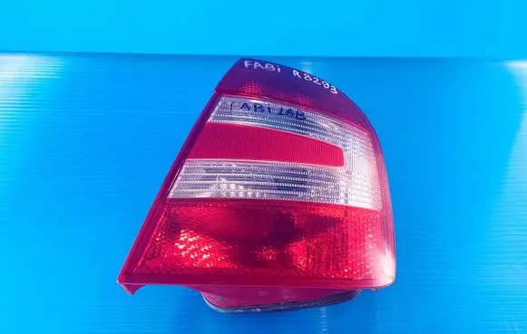 Skoda Fabia Mk1 (6Y) Rear/tail lights 6Y6945112B