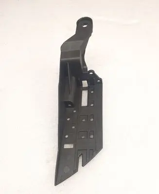 Toyota Avensis T270 Fog light bracket 8115805310