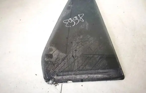 Rear vent window glass