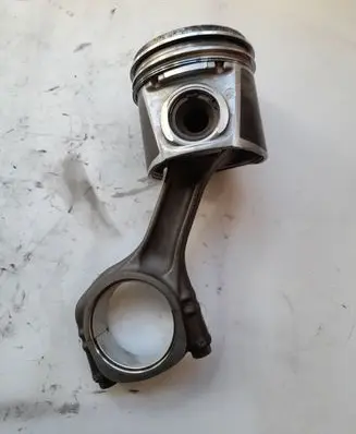 Iveco Daily 4th gen Piston 504113130 2995580