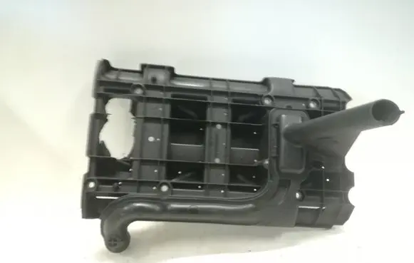 Mercedes-Benz E W212 Other engine bay part A6511800951