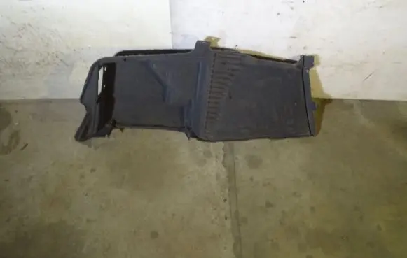 Trunk/boot lower side trim panel