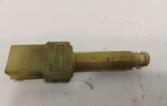 Audi A6 S6 C4 4A Brake pedal sensor switch 443945515