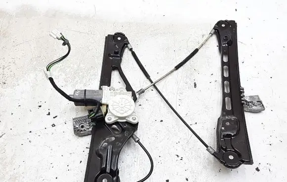Mercedes-Benz E W211 Rear door window regulator with motor a2117200246